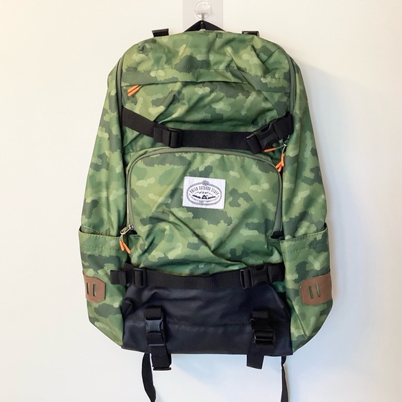 NWT Poler Outdoor Stuff Journey Backpack - Furry Camo - Green - Picture 2 of 7